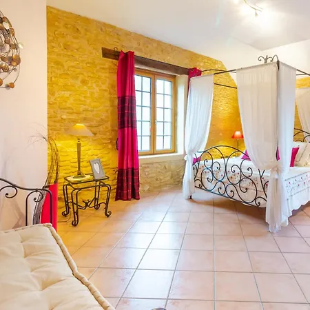 Panzió La Noyeraie - D'hotes 3*