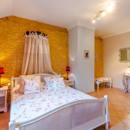 La Noyeraie - D'hotes Bed & Breakfast Saint-Amand-de-Coly