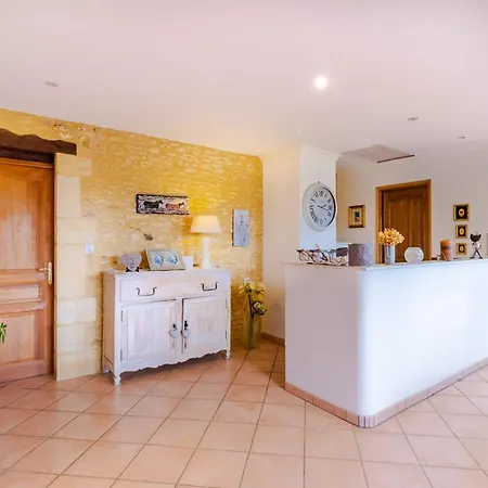 Bed & Breakfast La Noyeraie - D'hotes Saint-Amand-de-Coly